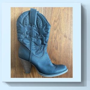 Very Volatile cowboy boots